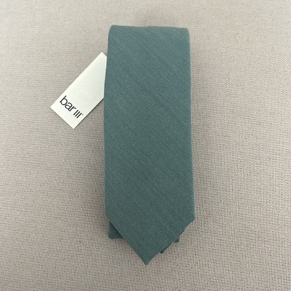 Bar III Gillis Solid Neck Tie in Green, New with Tag - Picture 10 of 11
